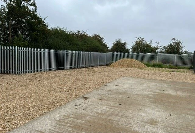 Steel palisade fencing in Oxfordshire